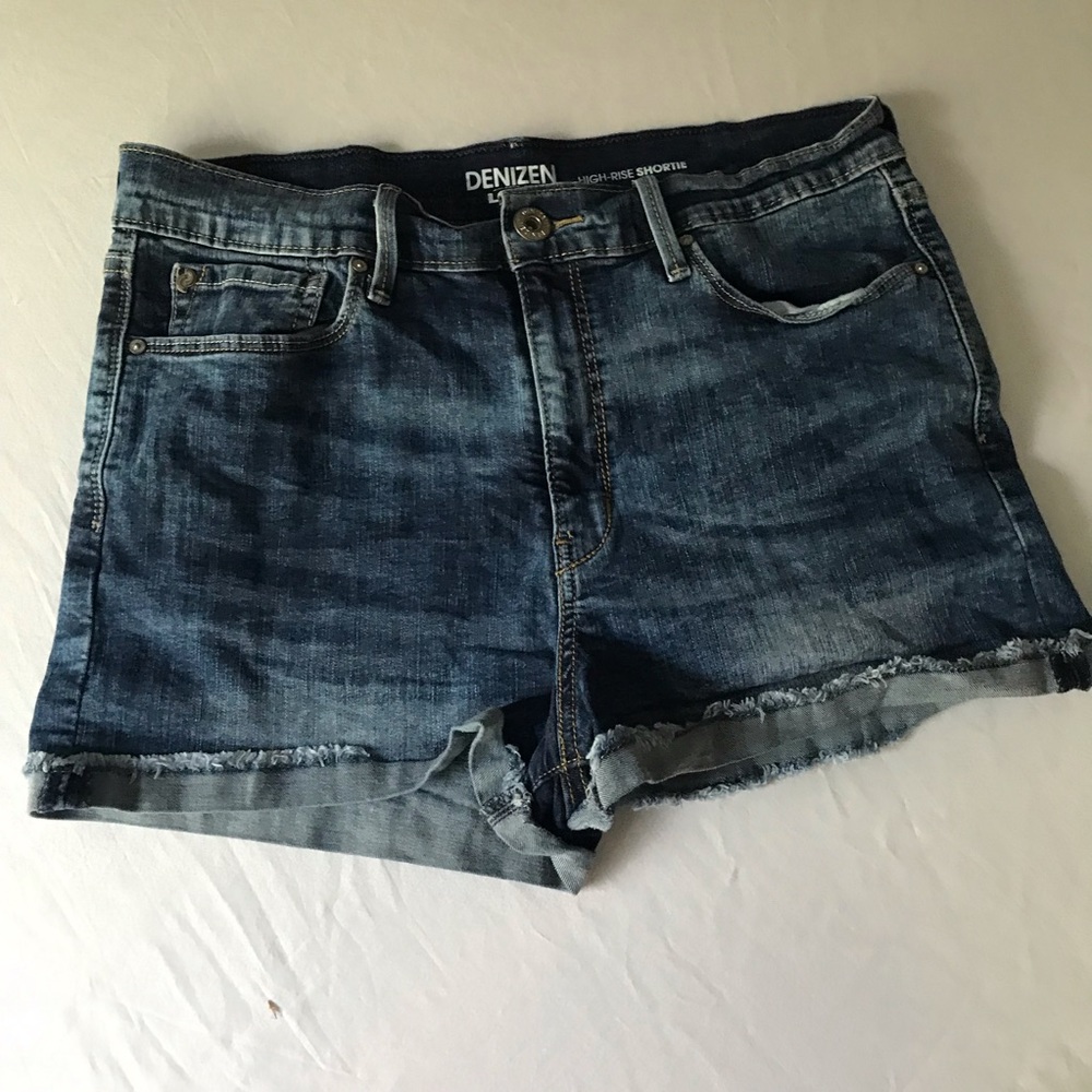 Denizen Levi’s jean shorts
